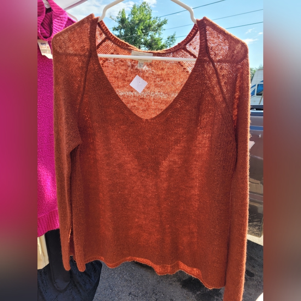 Lucky brand womens size XL. rust orange sweater.